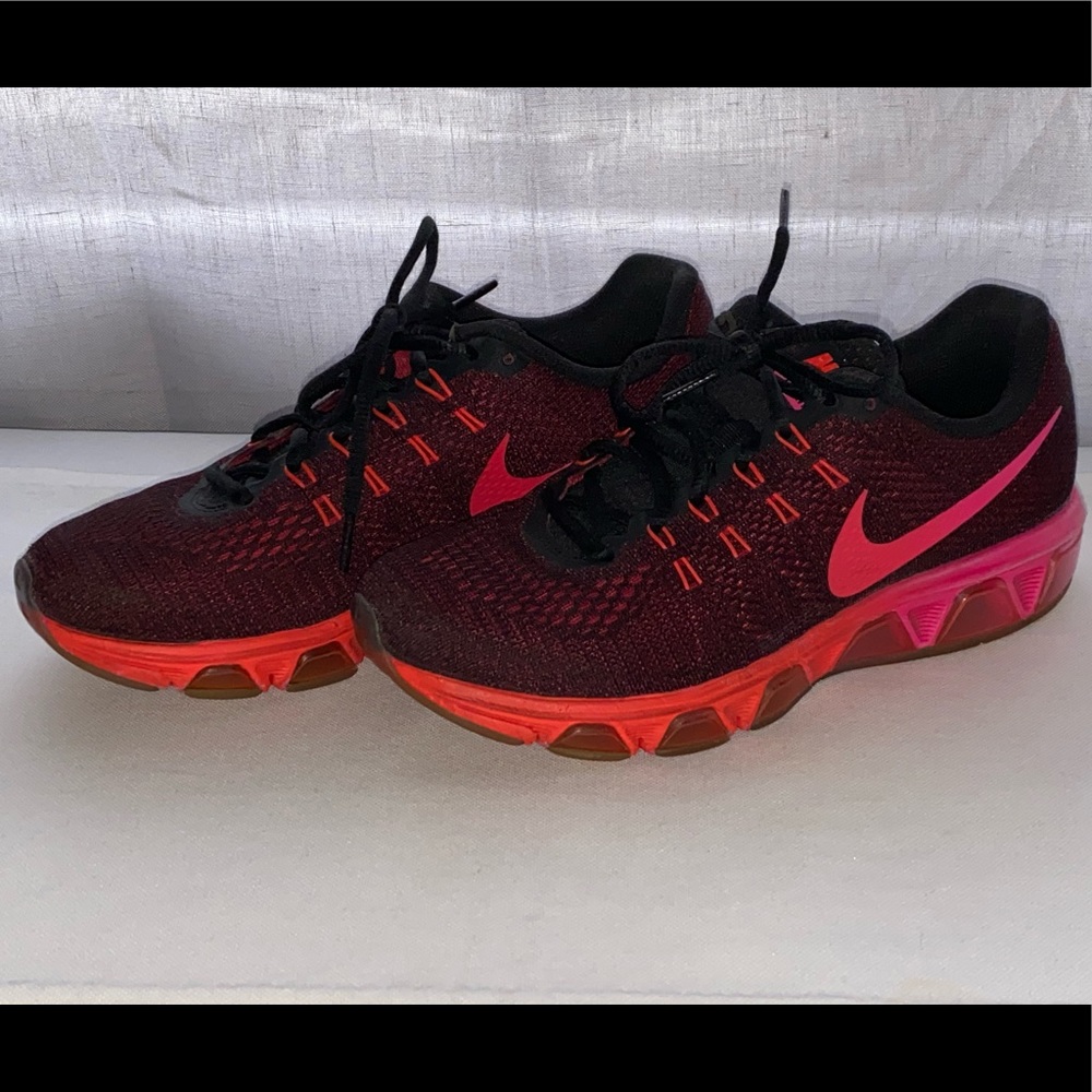 Nike women’s Tailwind 8 size 10